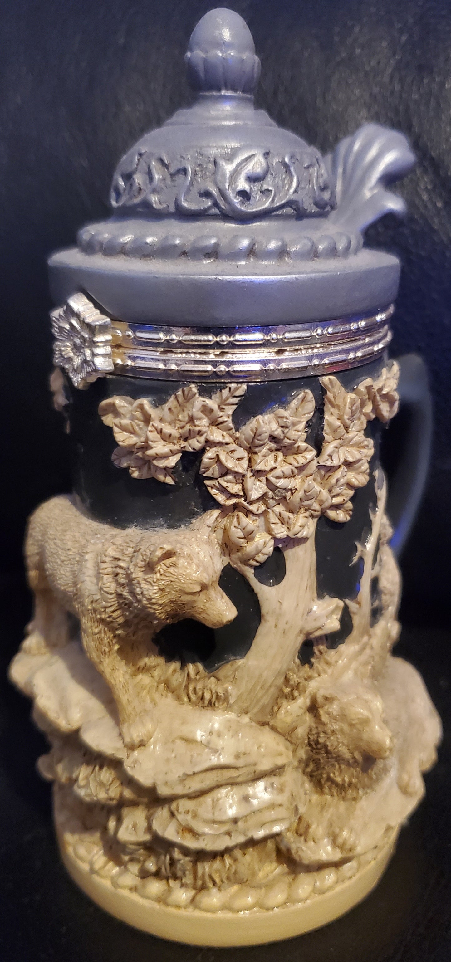 Wolf Tea Light Candle Holder Display