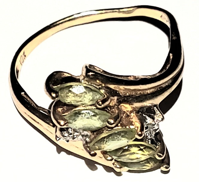 Ladies 10K Gold Ring